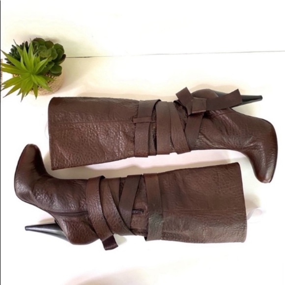 BCBGMAXAZRIA brown boots 9 - Picture 10 of 11